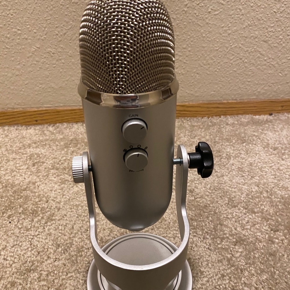 Yeti Microphone - Picture 2 of 2